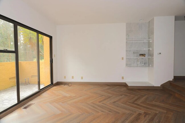 Building Photo - 128 Galewood Cir