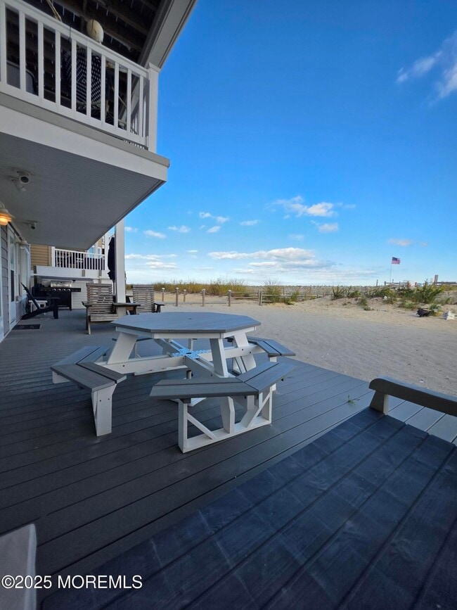 Building Photo - 37 Dune Terrace