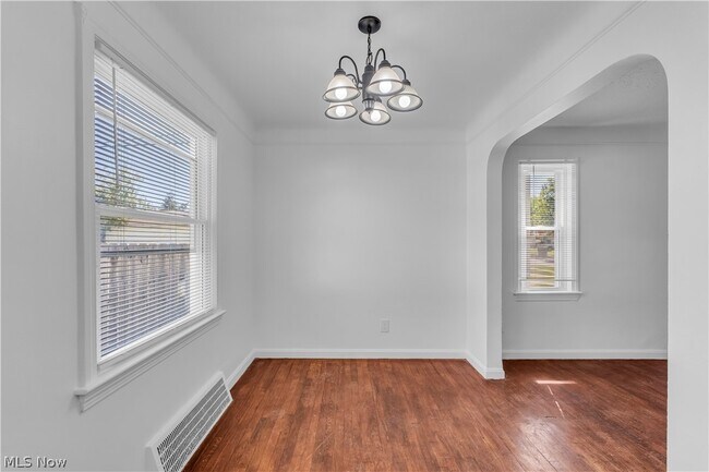 Building Photo - 15803 Delrey Ave
