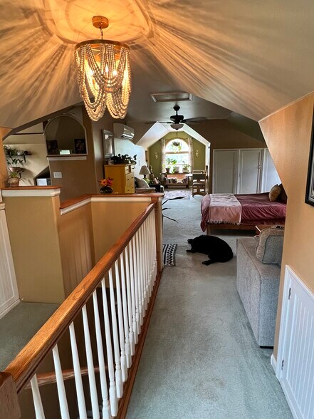 Building Photo - 616 W Mulberry St