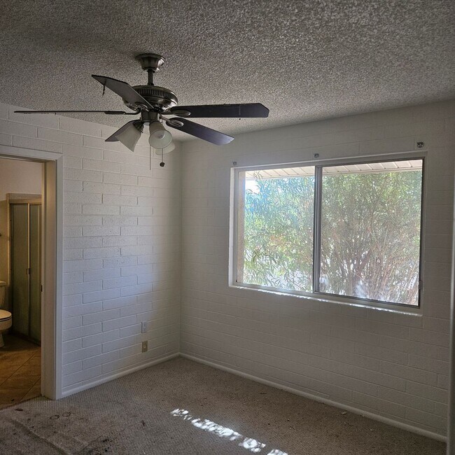 Building Photo - Sun City  House 2 Bedroom 2 Bath