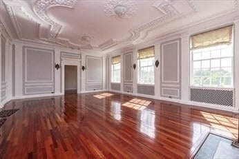 Building Photo - 16 Balmoral St