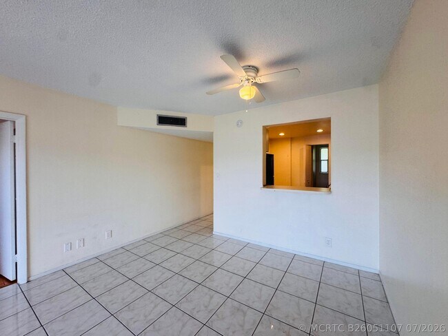 Building Photo - 8025 S Colony Cir