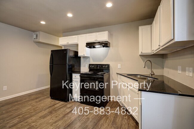 Building Photo - ACCEPTS HOUSING VOUCHERS - Bright & Stylish 2-Bedroom Close to the Plaza District