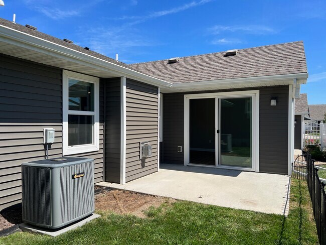 Building Photo - 2301 Redmond Ave