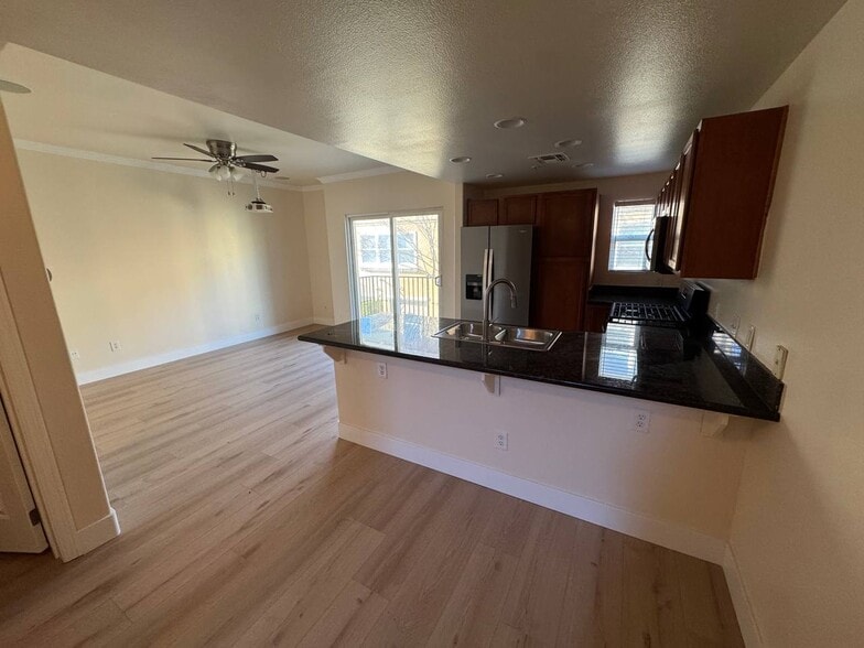 Building Photo - 4800 Westlake Pky