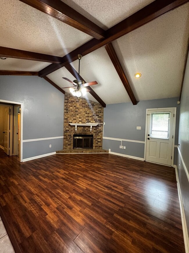 Building Photo - 1729 Tallwood Dr