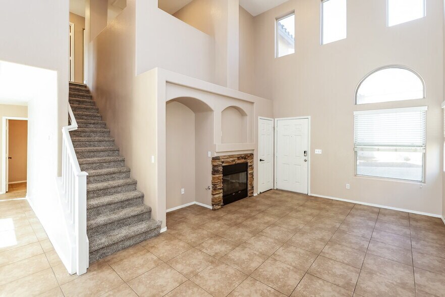 Building Photo - 970 Medina De Leon Ave