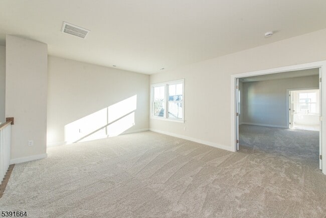 Building Photo - 14 Willow Ln