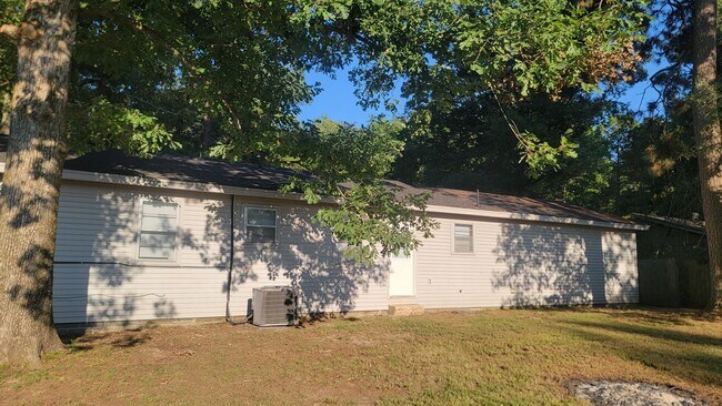 Building Photo - 17722 Michael Todd Ln