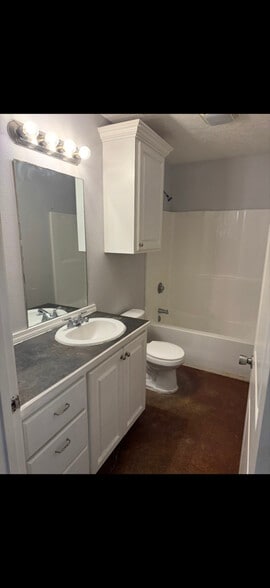 Building Photo - 1039 13th St