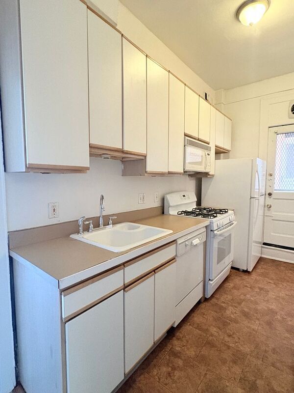 Building Photo - 3037 N Calvert St