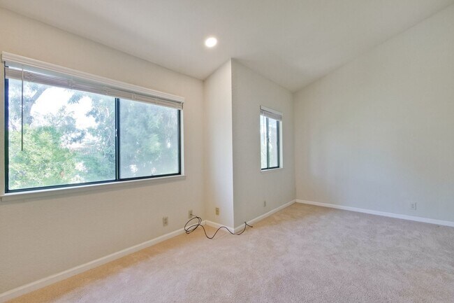 Building Photo - Condo Near Cupertino High | Updated Kitche...