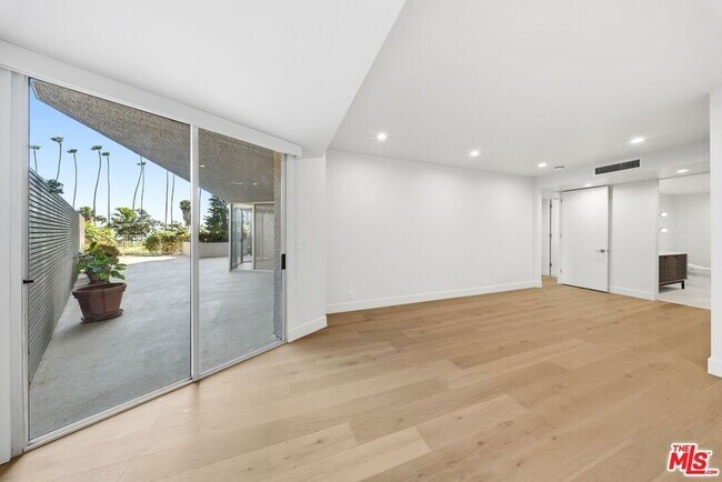 Building Photo - 515 Ocean Ave