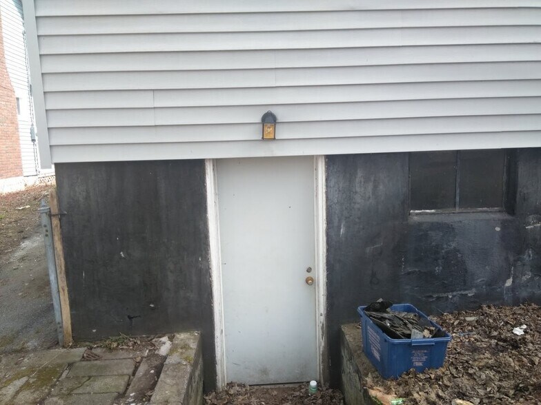 Building Photo - 176 Parkway Dr