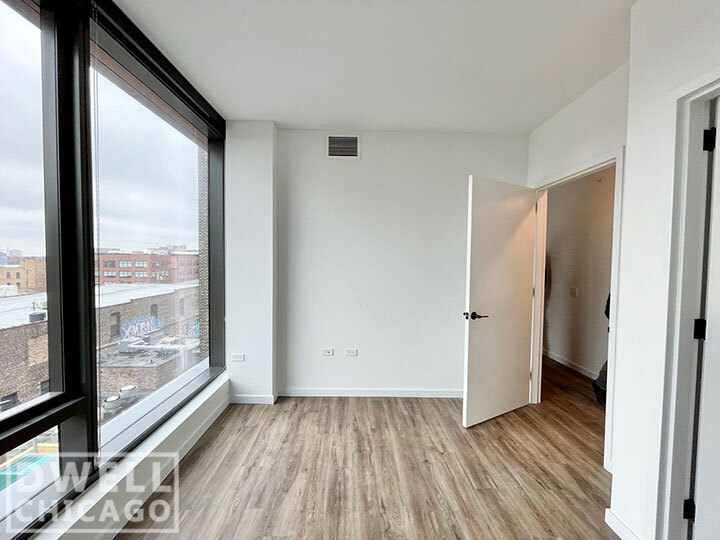 Building Photo - 1111 W Lake St