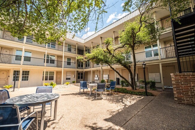 Building Photo - Pointe Condos #56