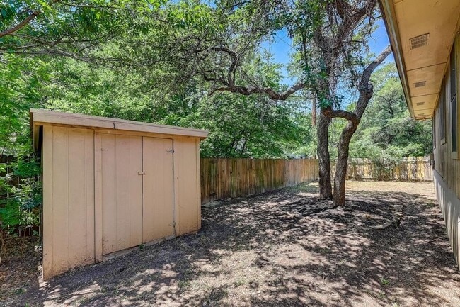 Building Photo - 13006 Moorcroft Ln