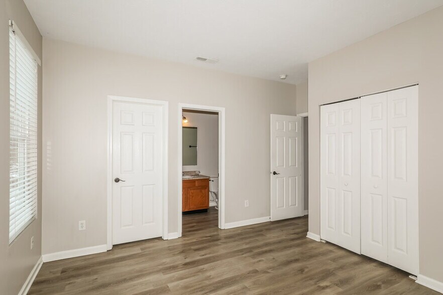 Building Photo - 4049 Mossy Bank Rd