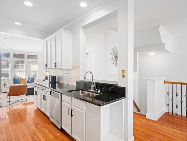 Building Photo - 2947 Imperial Oaks Dr