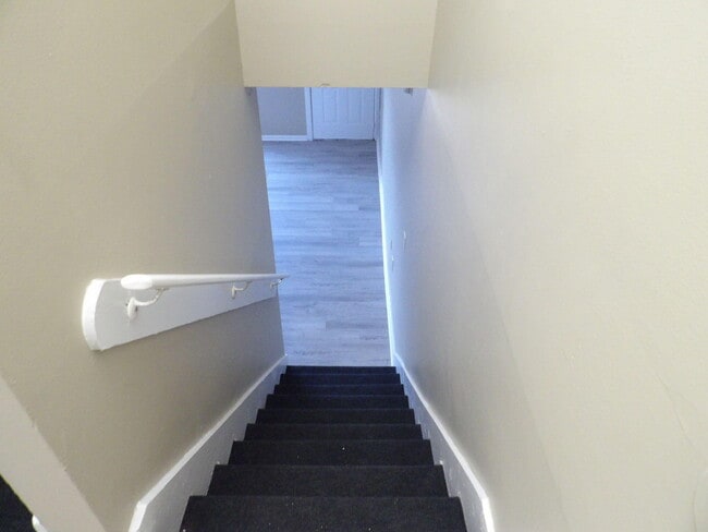 Building Photo - 217 Landings Dr