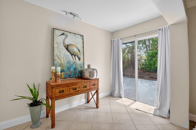 Building Photo - 1002 Julia Heights Dr