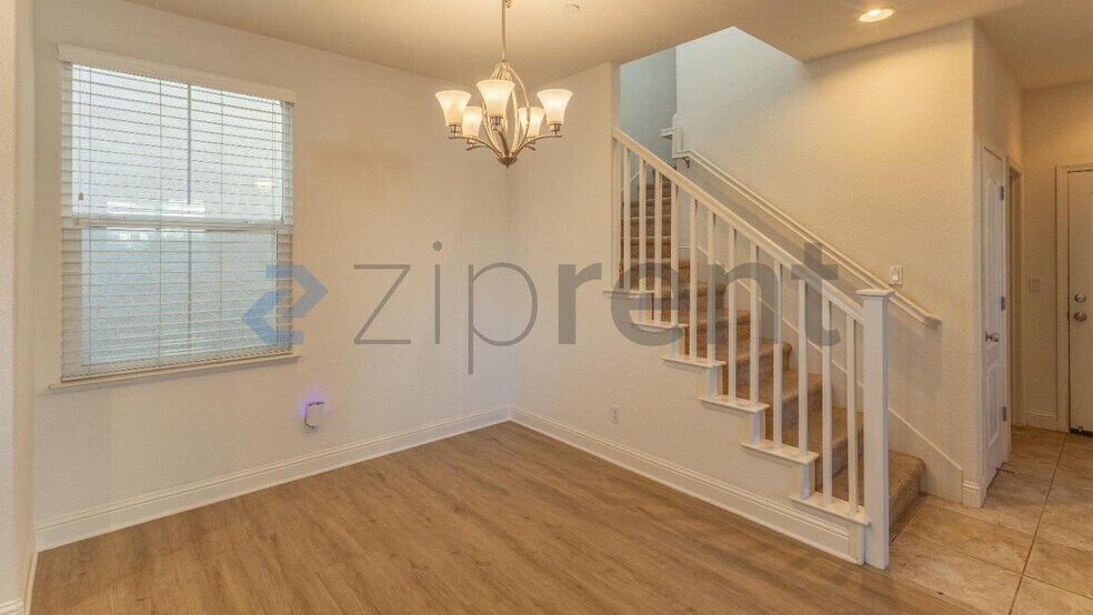 Building Photo - Unit