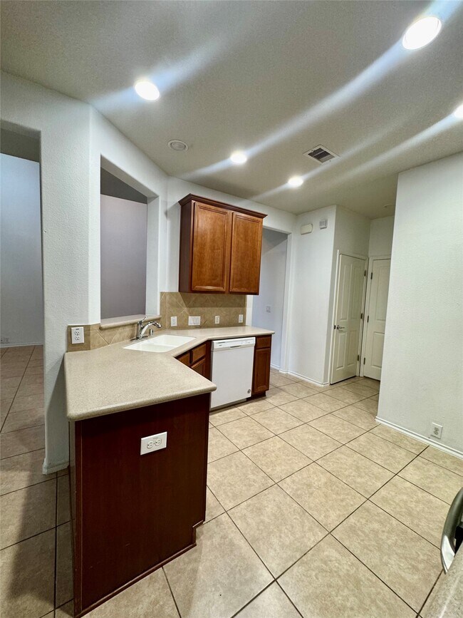 Building Photo - 13600 Breton Ridge St