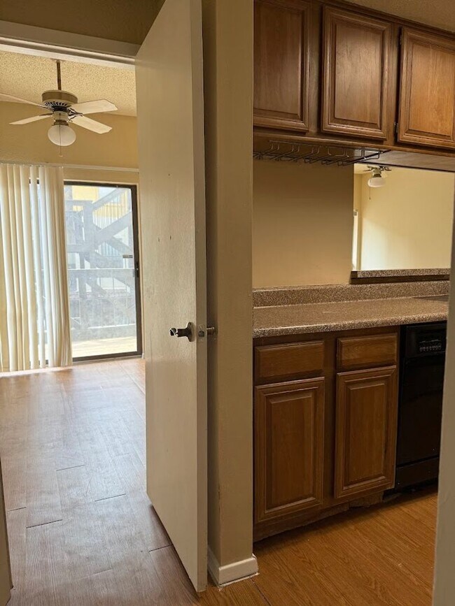 Building Photo - K039 - Croix #223