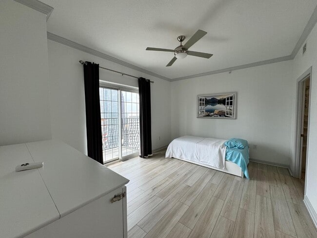 Building Photo - 195 14th St NE