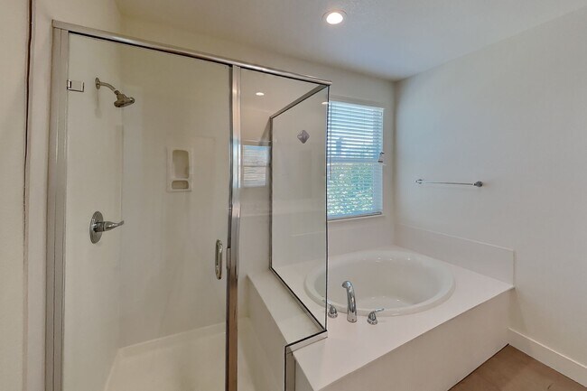 Building Photo - Cordelia 2000+ Sq Ft. 3/2 Home Available Now