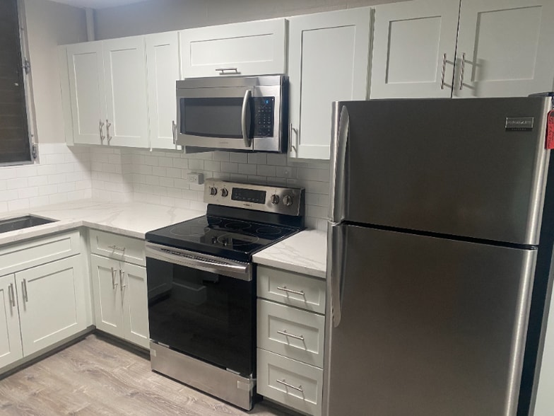 Building Photo - 1525 Pensacola St