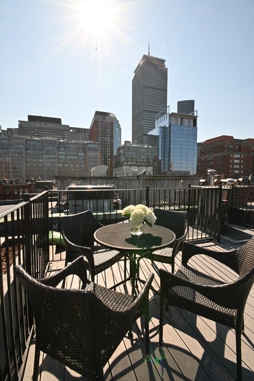 Building Photo - 32 Fairfield St