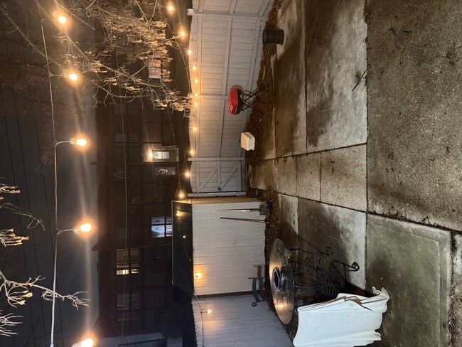 Building Photo - 531 Glenshire Rd