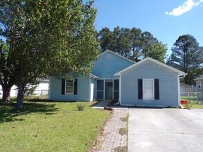 Building Photo - Lovely 3 Bedroom 2 Full Bathroom with a Bonus Room located in Springdale Acres