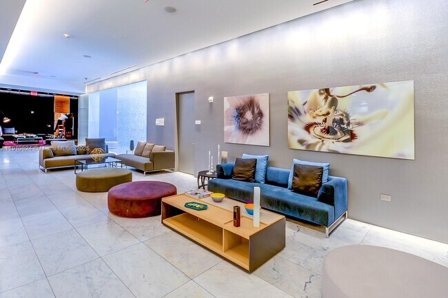 Building Photo - 88 SW 7th St