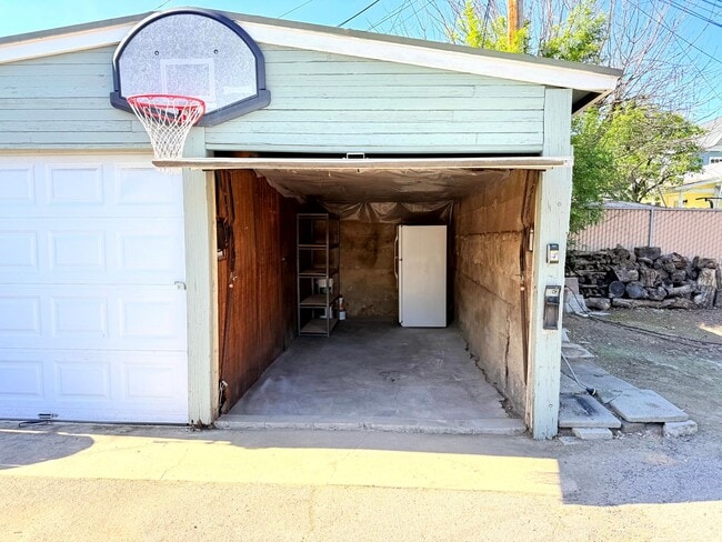 Building Photo - 714-716 El Centro Street