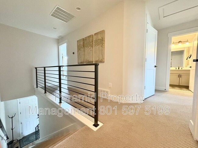 Building Photo - 1027 Wasatch Spring Rd