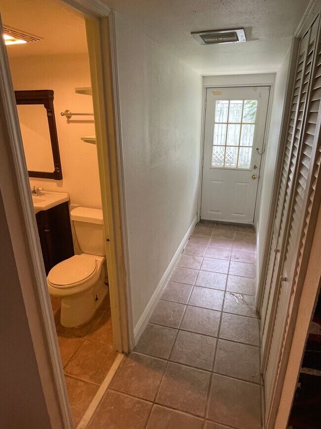 Building Photo - Partially Furnished 2BD/2BA