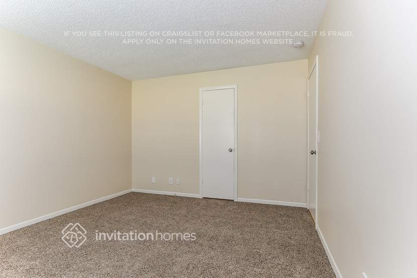 Building Photo - 4131 Ixora Ct S