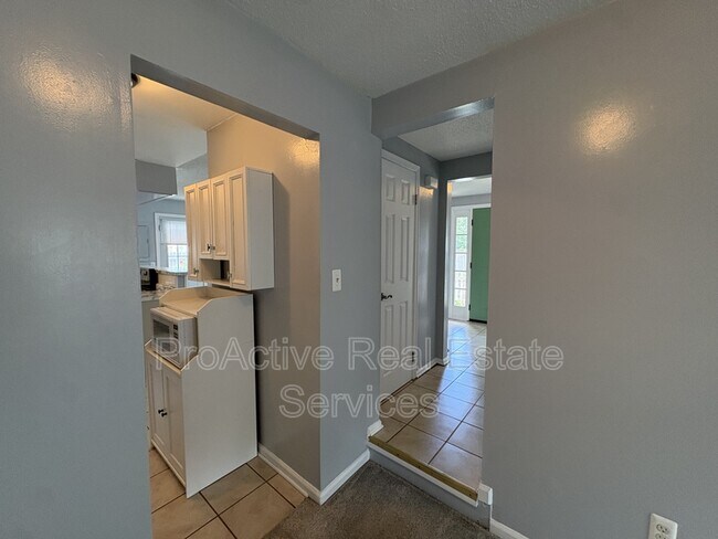 Building Photo - 1501 Antler Cir