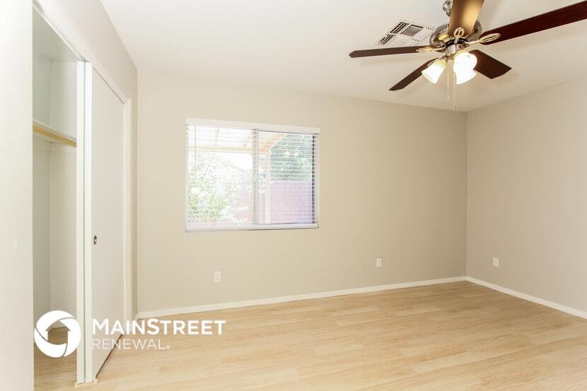 Building Photo - 11215 W Devonshire Ave