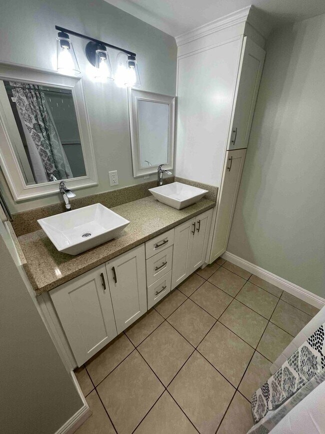 Building Photo - BEAUTIFULLY REMODELED GRANADA HILLS HOME!