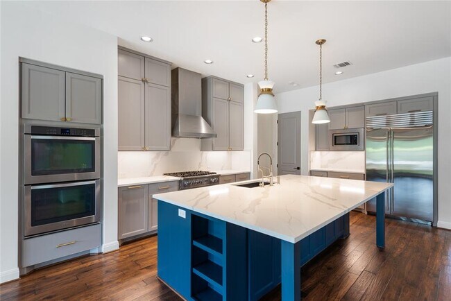 Building Photo - 716 Crestone Stream Dr