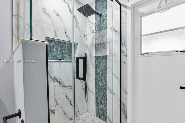 Building Photo - 702 NW Orchid St