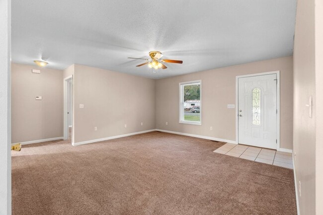 Building Photo - Comanche 124/130