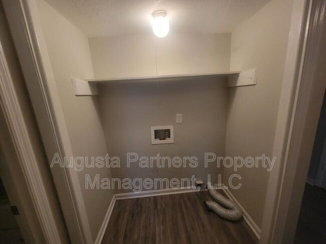 Building Photo - 114 Chalet North CT