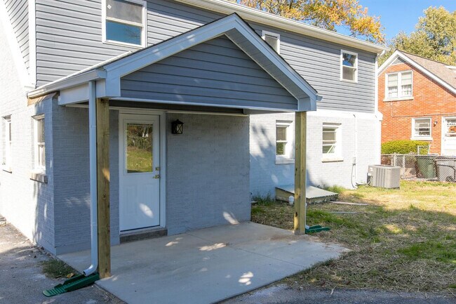 Building Photo - 564 Claymont Dr