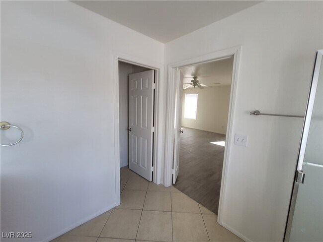 Building Photo - 10799 Flame Vine Ct