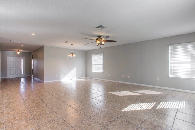 Building Photo - 6794 Glenbrook Dr